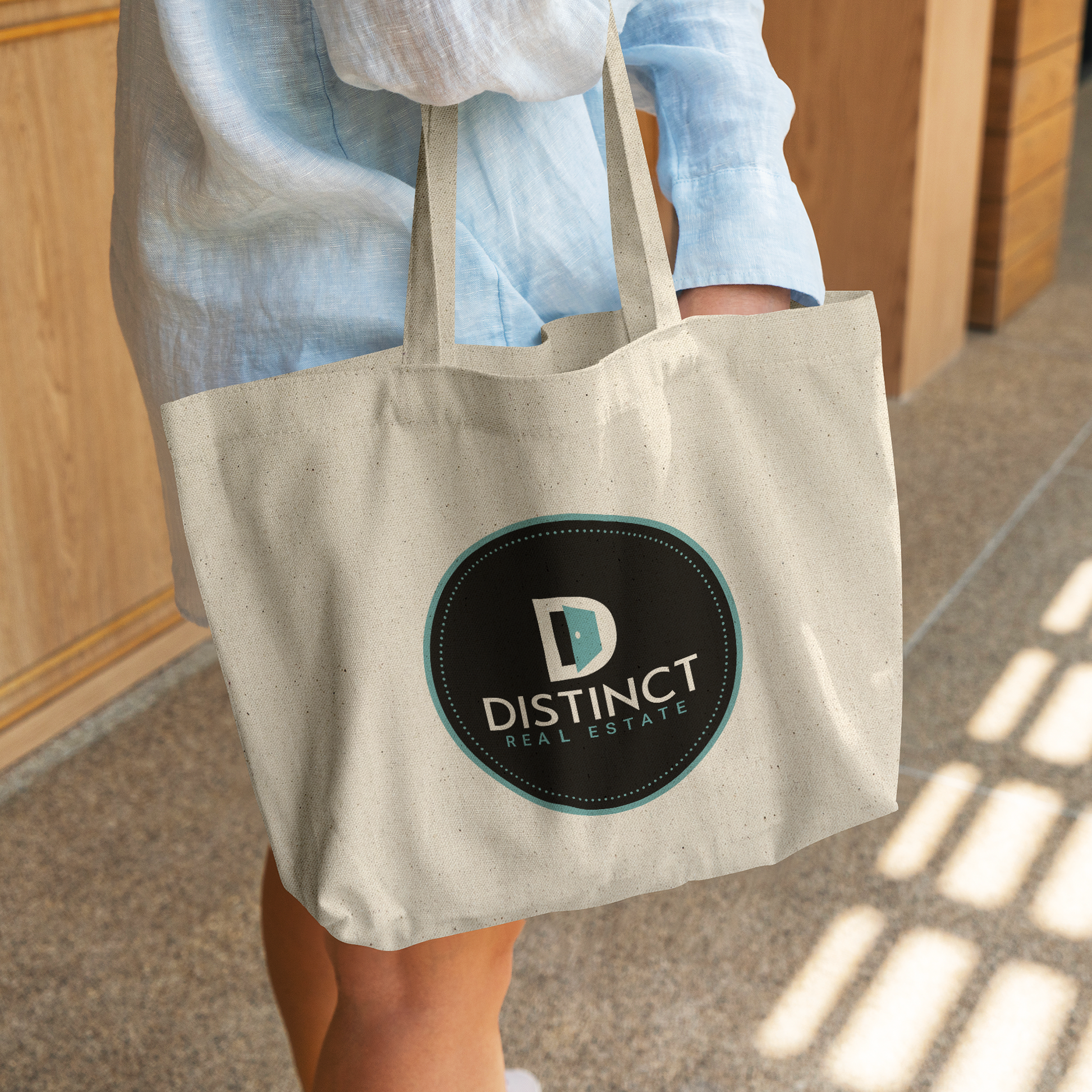 Distinct_-_18x15_Gusseted_Cotton_Tote_CottonTote_L_WomanDigging_Mockup.png